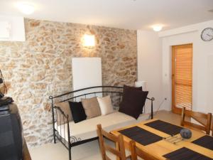 Apartment Große Ferienwohnung in Zadar mit Privatem Balkon by Interhome