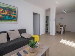 Apartment Tia Appartement mit Meerblick by Interhome