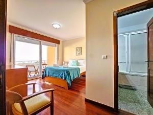 Apartment Caniço Zentrum Wohnung by Interhome