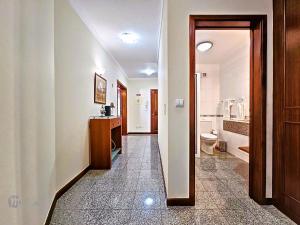 Apartment Caniço Zentrum Wohnung by Interhome