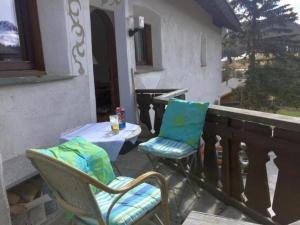 Apartment Chesa Linaira by Interhome