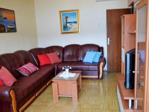 Apartment Schöne Wohnung in Poljica mit privatem Parkplatz by Interhome