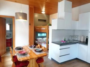 Apartment Ein-Zimmer-Wohnung Claudia in San Bernardino im Zentrum by Interhome