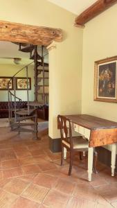Family Villa On Estate With Farm Near Sutri