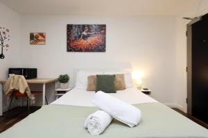 CentralHub5 1BD Studio- Contractor & Travelers