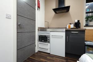 CentralHub5 1BD Studio- Contractor & Travelers