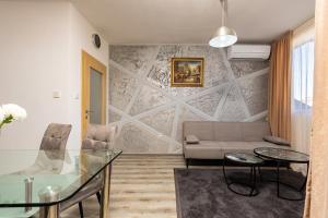 Square Slivnitsa 2BR apt 5 minutes from top center