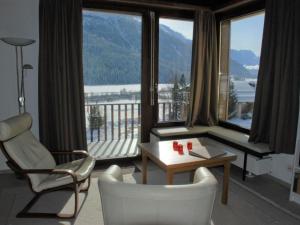 Apartment Chesa Arnica A5 by Interhome