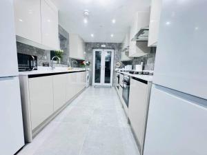 Stylish Twin En-Suite Room near Cardiff Centre