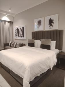 Menlyn Maine Trilogy Apartment 106