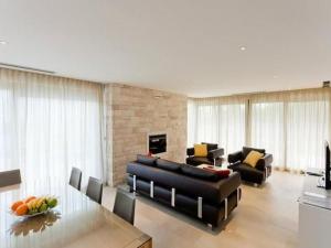 Holiday Home Designvilla mit Dachterrasse und Panoramablick by Interhome