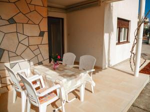 Apartment Wohnung Valerija by Interhome