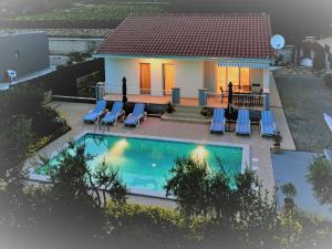 Holiday Home in Kastel Sucurac mit Parkplatz by Interhome