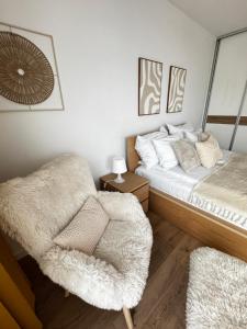 Mogilska Tower Apartments near Tauron Arena by InPoint