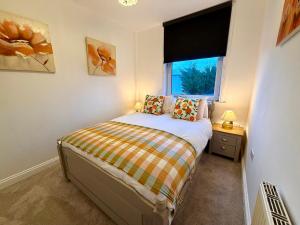 Comfortable Three Bedroom Home in Christchurch with Free Parking - Sleeps 6