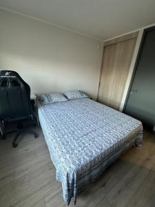 Modern Apartment 2 Bed- 2 Bath Parking Free steps from Metro