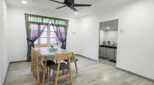 3 Bedrooms Bungalow by Bayu Takir