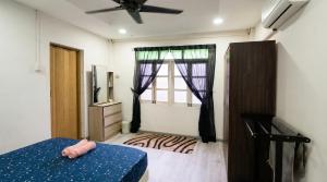 3 Bedrooms Bungalow by Bayu Takir