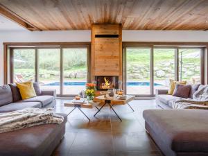 Chalet Woodman - OVO Network