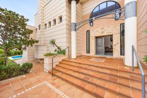 Beachside Villa in Puerto Marina, Benalmádena