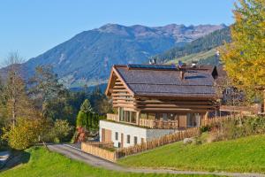 INFINITY SKY LODGE by belle-stay HEATED POOL, SAUNA and LIFT