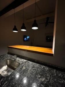 Disfruta casa de bosque a metros de AV San martin y minutos del lago