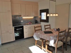 Apartment Arnica 3 by Interhome