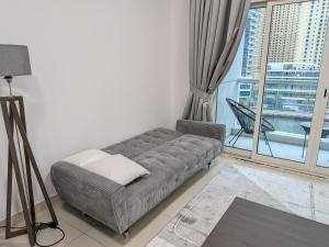 Superb Marina Views, Entire 1BR Apartment - Atlantic Towers next to Marina Mall