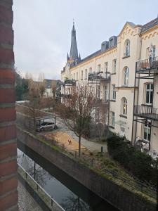 Altstadt 2 bedroom 10-12 beds 15 Min Messe