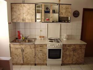 Apartment in Ivan Dolac mit Terrasse by Interhome