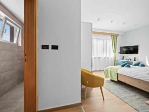 Holiday Home Villa Palma - Luxusvilla am Meer für 6 Personen by Interhome