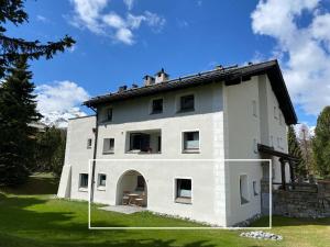 Apartment Chesa Muntanella by Interhome