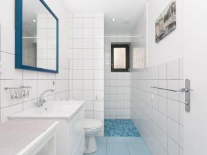 Apartment Apartment Cinthija mit Balkon direkt am Strand by Interhome