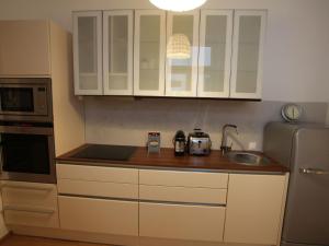 Apartment Moderne Stadtwohnung by Interhome