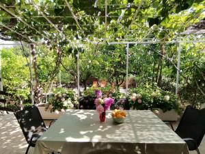 Holiday Home Karmen auf zwei Ebenen mit Garten by Interhome