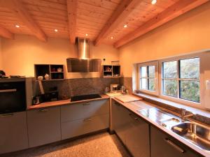 Apartment Villa Albatros in Oberdellach by Interhome