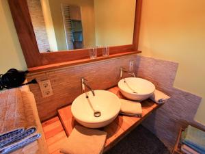 Apartment Villa Albatros in Oberdellach by Interhome