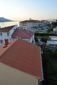 Apartment Große Ferienwohnung in Pag mit Privater Terrasse by Interhome