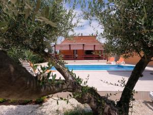 Holiday Home mit Pool by Interhome