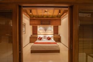 Villa Champa - Family Friendly Accessible villa inc Pool Fence and Car and Driver