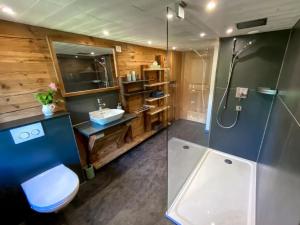 Holiday Home Chalet Simeli by Interhome