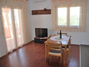 Apartment mit Wasserblick by Interhome