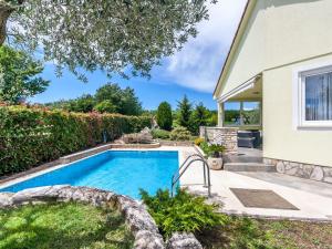 Holiday Home Villa Sole- Ferienvilla mit eigenem Pool bei Pula by Interhome