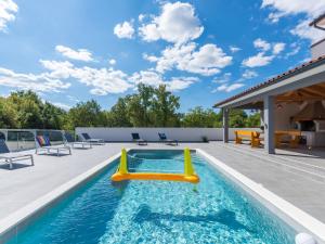 Holiday Home Villa Casa Mara mit beheiztem Pool by Interhome