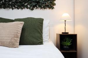 CentralHub3 1BD Studio- Contractor & Travelers