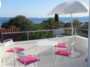 Holiday Home Traumhafte Villa Punta Skala mit 2 Terrassen by Interhome