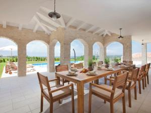 Holiday Home mit Privatpool für 10 Personen ca- 400 m² in Bajkini- Istrien - Binnenland by Interhome