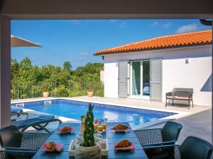 Holiday Home NaNa by Interhome