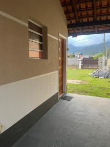 Casa na praia da maranduba espaçosa