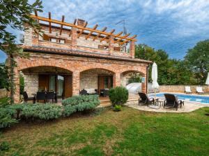 Holiday Home Villa Wish mit beheiztem Pool by Interhome